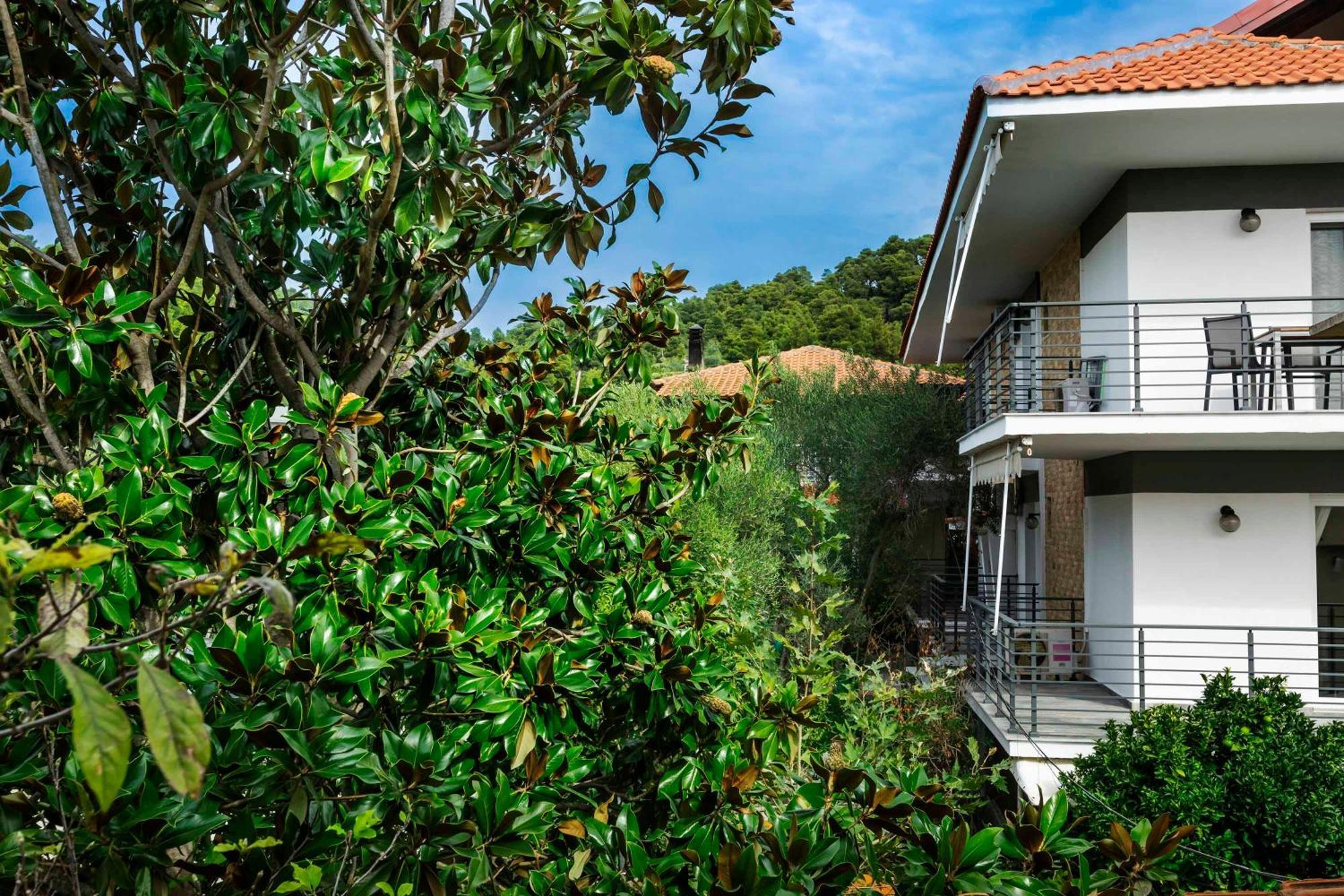 Newstory Suites Possidi Exterior photo